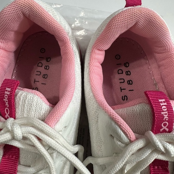 Avon Pink and White Breast Cancer Crusade Sneakers - Sz 9 - Picture 8 of 11
